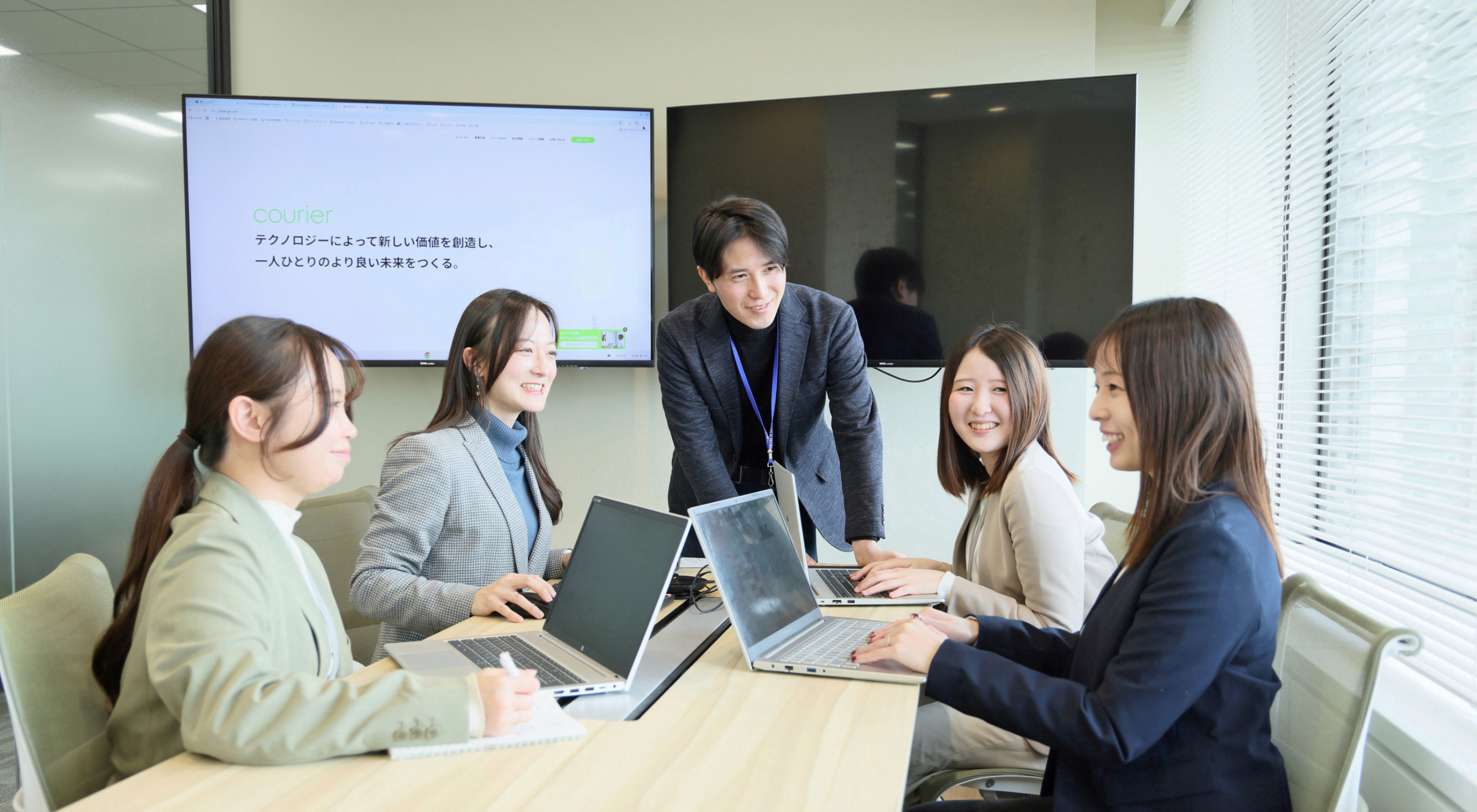 オフィス内の画像