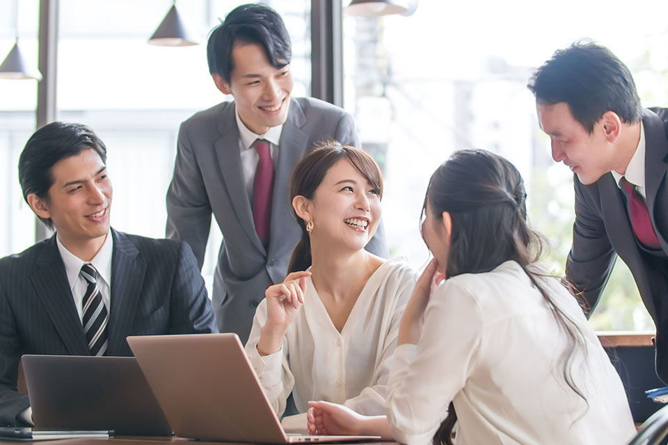 ★在宅勤務制度有り★国内シェアトップクラスのメーカー営業／年間休日127日◎
営業職　会社説明会　※東京都勤務