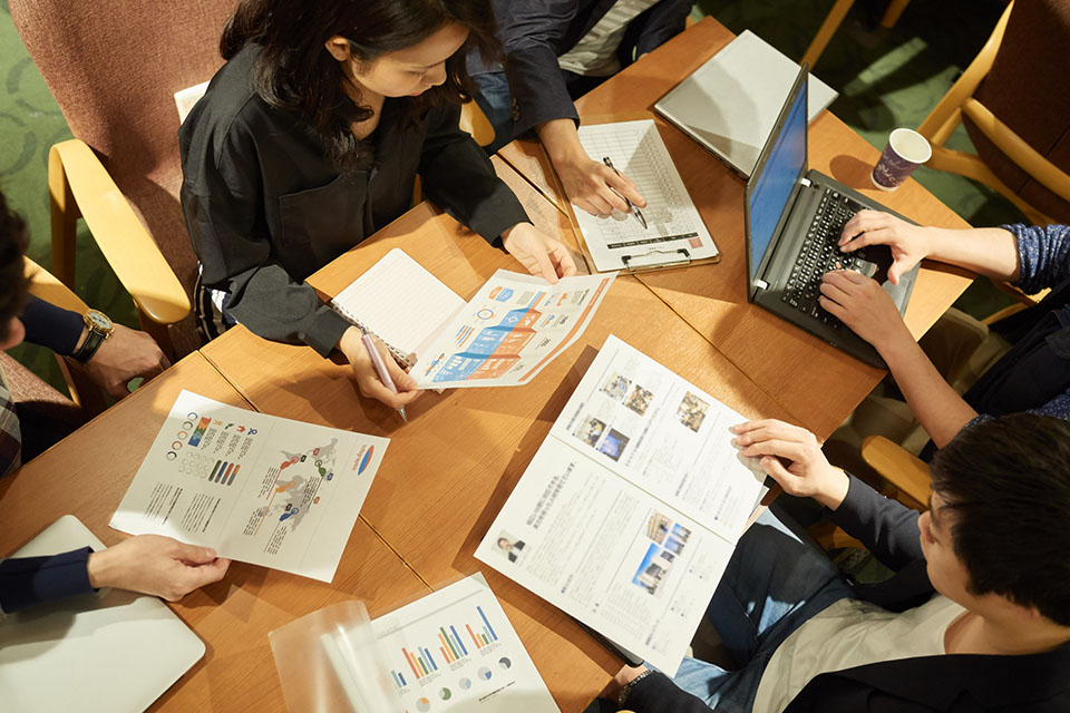 ノー残業デーやテレワークといった福利厚生充実／幅広い年齢層が活躍中！
営業職　会社説明会　※宮城県勤務